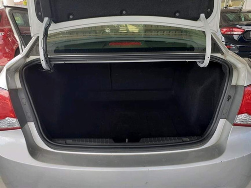 Imagem 11 de 13 de Cruze 1.8 Lt 16v Flex 4p Automático