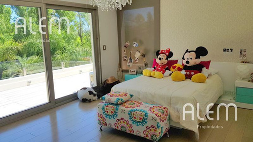 Casa En Venta En St. Thomas Canning | Triple Lote