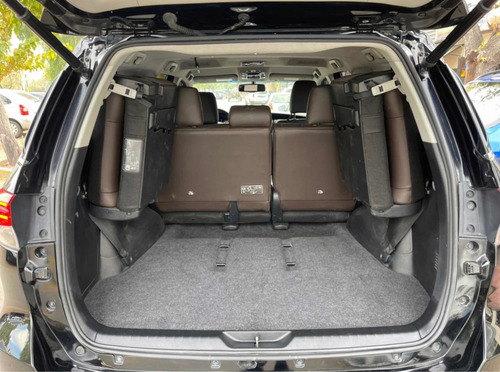 Imagen 8 de 10 de Toyota Sw4 2018 2.8 Srx 177cv 4x4 7as At
