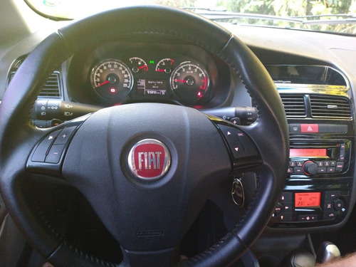 Fiat Linea 2013 1.8 16v Essence Flex Dualogic 4p