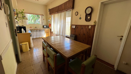 Imagen 3 de 17 de Excelente Chalet De 5 Ambientes En Ituzaingó Norte