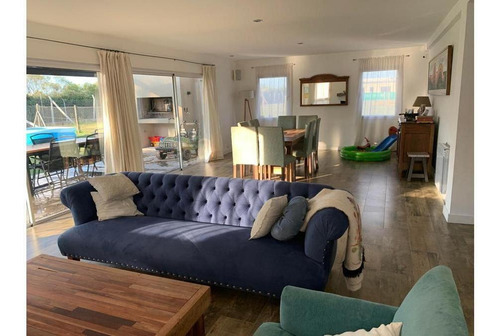 Hermosa Casa Venta San Ramón, Pilar Del Este