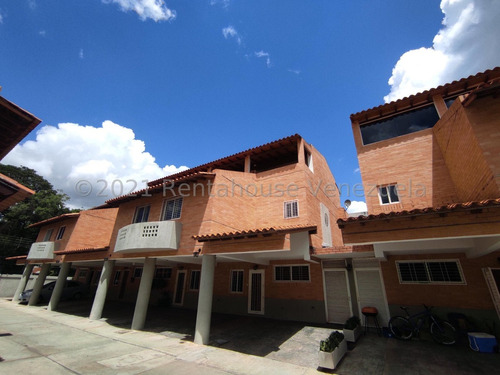 Deisim23-21578 Moderna E Imponente Villa, Ubicada En Conjunto Cerrado Con Planta Total 100% Y Pozo De Agua