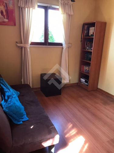 Casa En Venta De 5 Dorm. En Ñuñoa