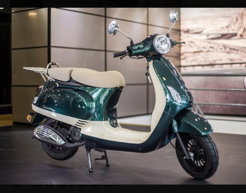 Imagen 4 de 4 de Alquiler De Moto 150 Cc , Y 400cc