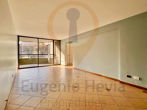 Departamento Frente A Plaza En P De Valdivia / E Yáñez