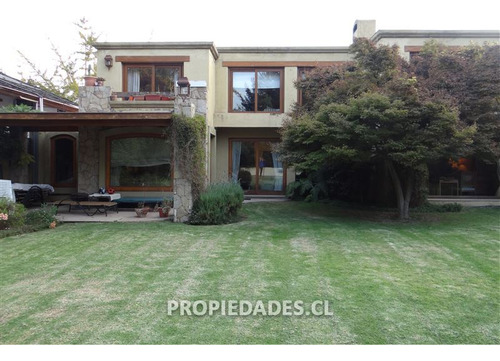 Casa En Venta De 4 Dorm. En Las Condes