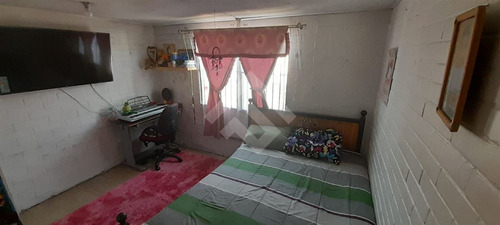 Casa En Venta De 2 Dorm. En Maipú