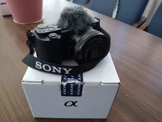 Sony Alpha Kit Zv-e10 + Lente 16-50mm Open Box