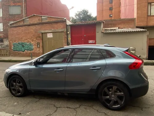 Volvo V40 2.5 T5 Cross Country Awd