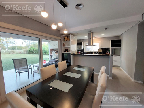 Imagen 5 de 22 de Casa En Venta De 5 Ambientes En Fincas De Hudson Con Pileta