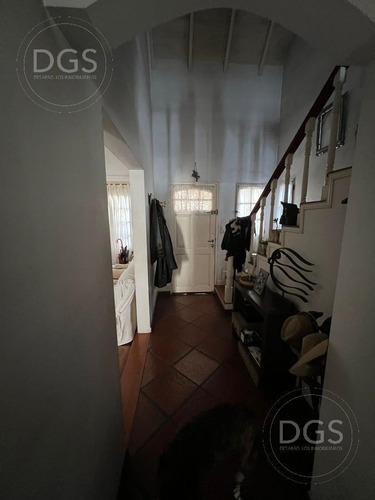 Imagen 7 de 30 de Hermosa Casa De 4 Habitaciones En El Centro De Lomas De Zamora Oeste