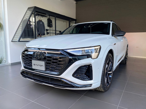 Audi Q8 Sportback E-Tron 0.0 55 E-Tron S-Line Quattro