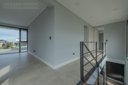 Casa En Venta En Puertos / Escobar