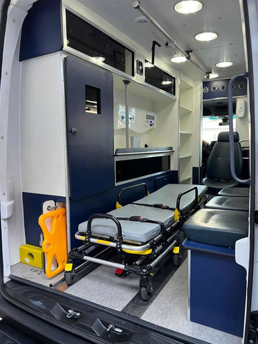 Imagem 10 de 15 de Mercedes Benz Sprinter 416 Ambulancia Uti