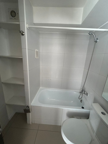 Arriendo Depto. De 2d1b En Pasaje Leonor Cepeda Con Carrion