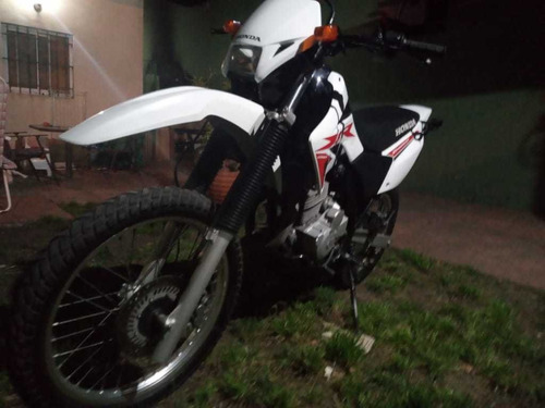 Permuto Por Auto Honda Xr Tornado 250