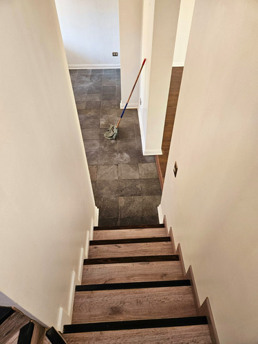 Vendo Casa De 3 Pisos En Condominio. Peñalolén