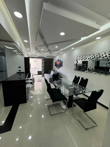 Apartamento Amoblado En El Parral - Chelsea Court, Atm