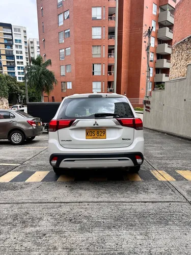 Outlander 4x4 Lx 7 Puestos