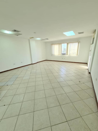 Imagen 8 de 11 de En Venta Oficina En El Cc Paseo Parral, Lemof-015 Rc-ka