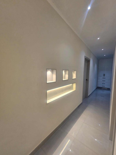 Exclusiva Casa Ubicada En El Residencial Los Lirios, La Roma