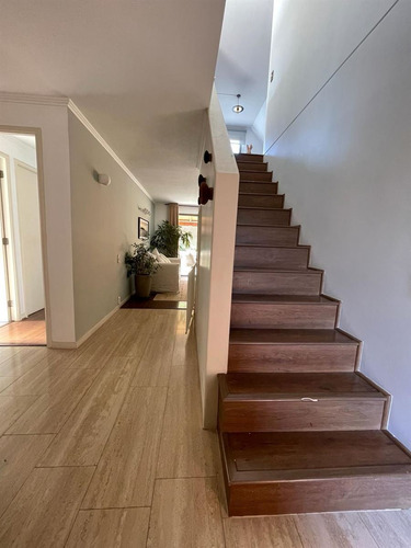 Casa En Arriendo En Lo Barnechea