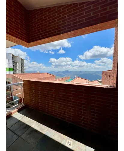 Vendo Th 300m2 Loma Linda 0054