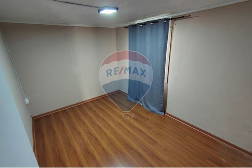 Casa Con Amplio Jardín Y Buena Conectividad
