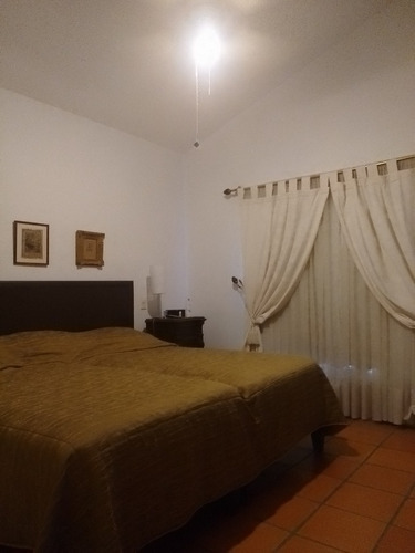 Se Vende Town House En Santa Ines 385m2, 4h/1e/4b/6p