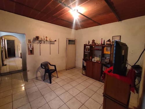 Imagen 6 de 18 de En Venta Amplia Y Cómoda Casa Urb. Mario Briceño 04124557388