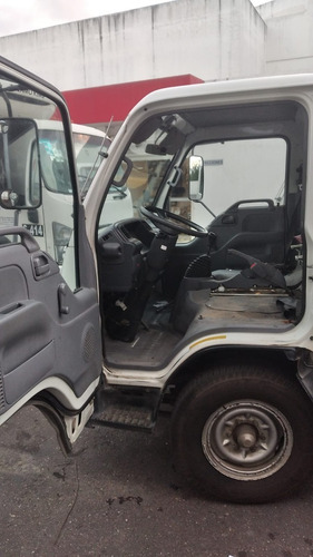 Imagen 3 de 5 de Isuzu Elf 100 2018