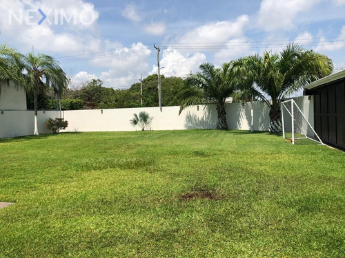 Imagen 3 de 5 de Venta De Terreno Habitacional Sobre Av Nizuc Cancun Quintana Roo