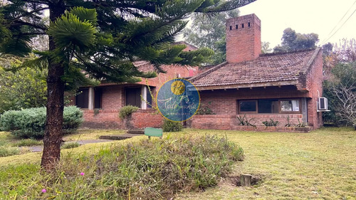 Casa En Una Sola Planta, 3 Dormitorios En Pinares, Punta Del Este.