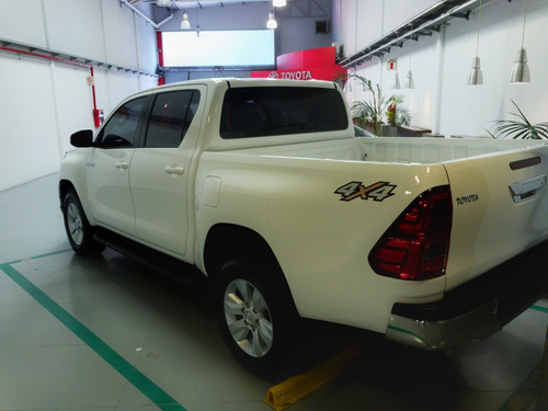 Toyota Hilux 2.8 Cd Srv 177cv 4x4 At My21