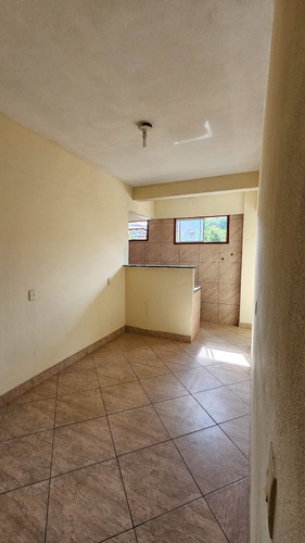 Prédio Com Três Apartamentos Por R$650.000,00