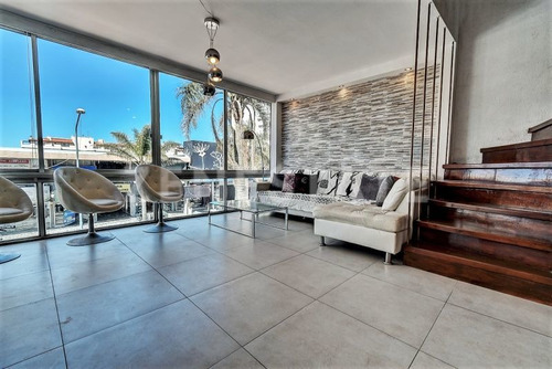 Venta De Apartamento 3 Dormitorios En Penínsul