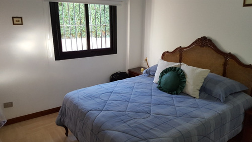 Imagen 27 de 30 de Los Naranjos Espectacular Calle Privada. Vigilancia. 350mts 6h6b4p Instagram:@inmuebleslosnaranjos 04143057302 04142695974