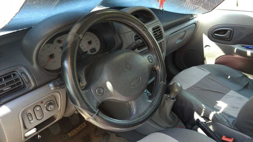 Renault Clio Sedán Año 2003 Buen Estado
