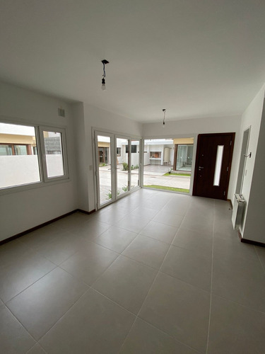Imagen 4 de 13 de Hermoso Duplex 3 Amb. Con Cochera Al Pozo En Monte Grande