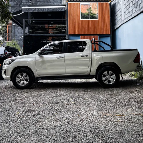 Toyota Hilux 2.8 4x4