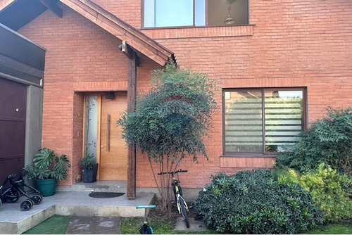 Casa Familiar 4+1 Dorm Brisas Norte