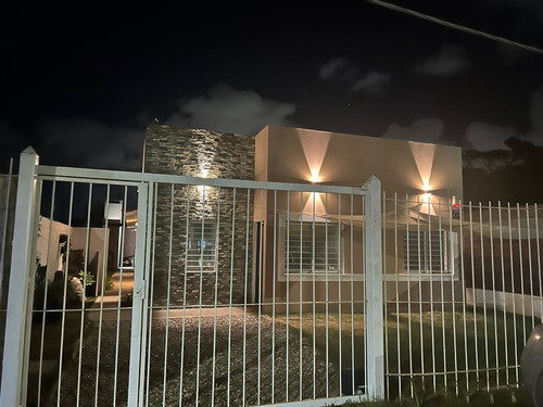 Imagen 21 de 22 de Preciosa Casa, Como A Estrenar, En Excelente Ubicación.