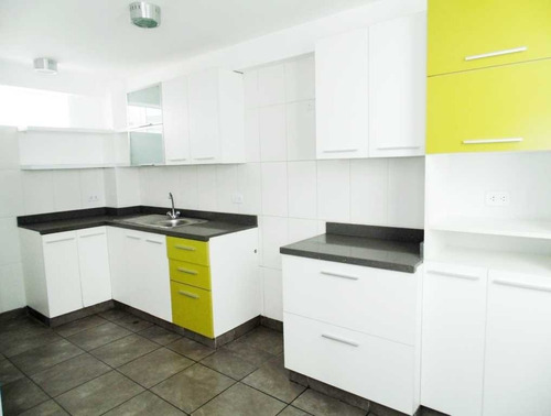Imagen 17 de 26 de Venta De Hermoso Y Amplio Dpto. Duplex C/estac. En Urb. Vista Alegre Surco