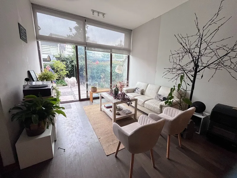Imagen 1 de 11 de Lindo Departamento En Primer Piso Con Amplio Jardín