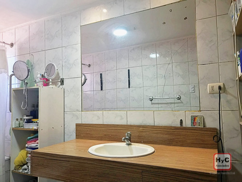 Casa En Venta En La Comuna De Maipú, 3 Dormitorios, 2 Baños.