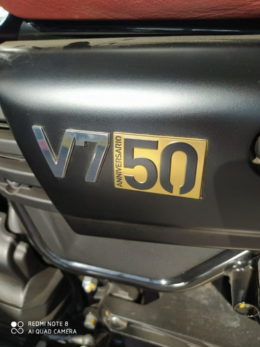 Imagen 5 de 8 de Moto Guzzi V7 50º Aniversario 2500 Km