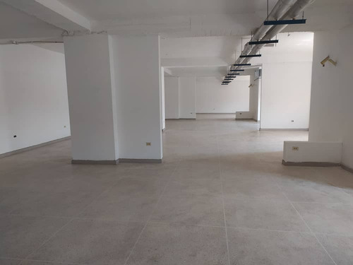 Imagen 3 de 12 de Oficinas En Obra Blanca En C.c. Las Valentinas, Puerto Cabello. Luz Montilva.