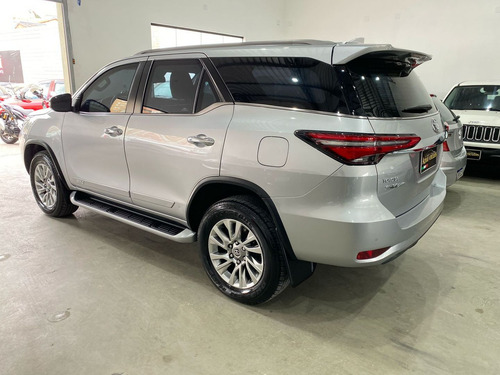 Toyota SW4 2.8 D-4D Turbo Diesel Srx 7L 4X4 Automático