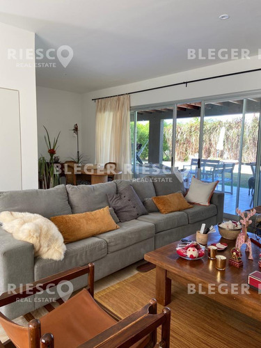 Casa Chalet En Venta Ubicado En Barbarita, General Pacheco, Tigre